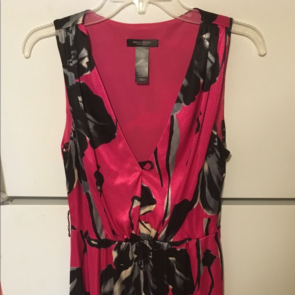 V-neck silky dress